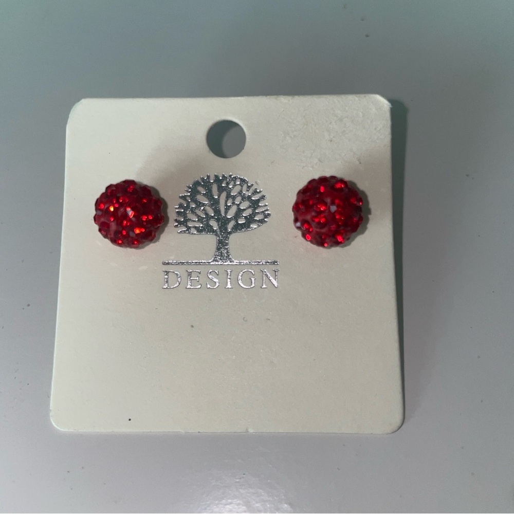 🌹RED CRYSTAL STUDS EARRINGS